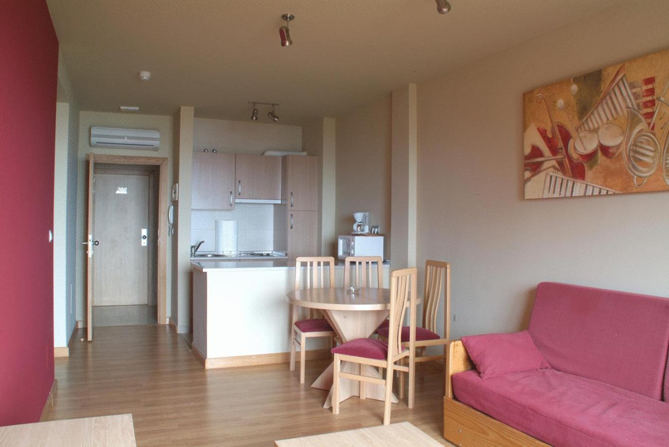 Apartamentos Mar Comillas Luaran gambar