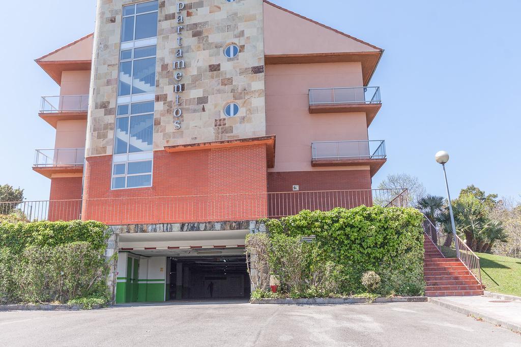 Apartamentos Mar Comillas Luaran gambar