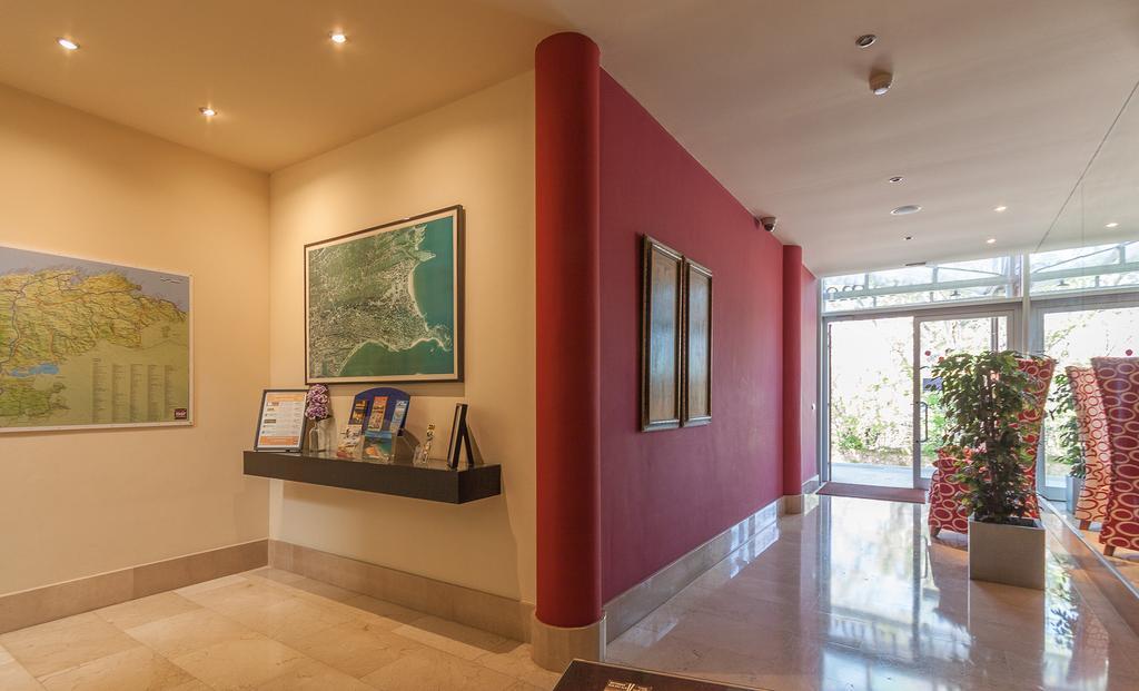 Apartamentos Mar Comillas Luaran gambar