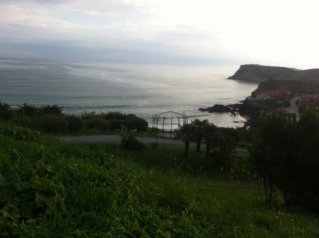 Apartamentos Mar Comillas Luaran gambar