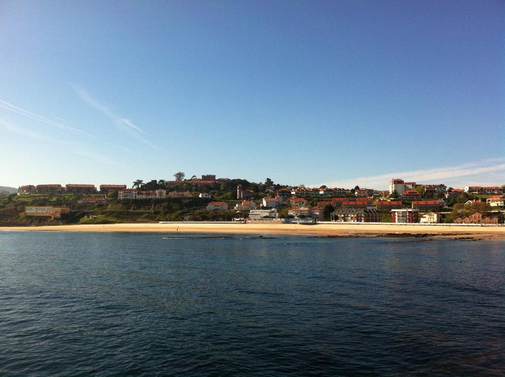 Apartamentos Mar Comillas Luaran gambar