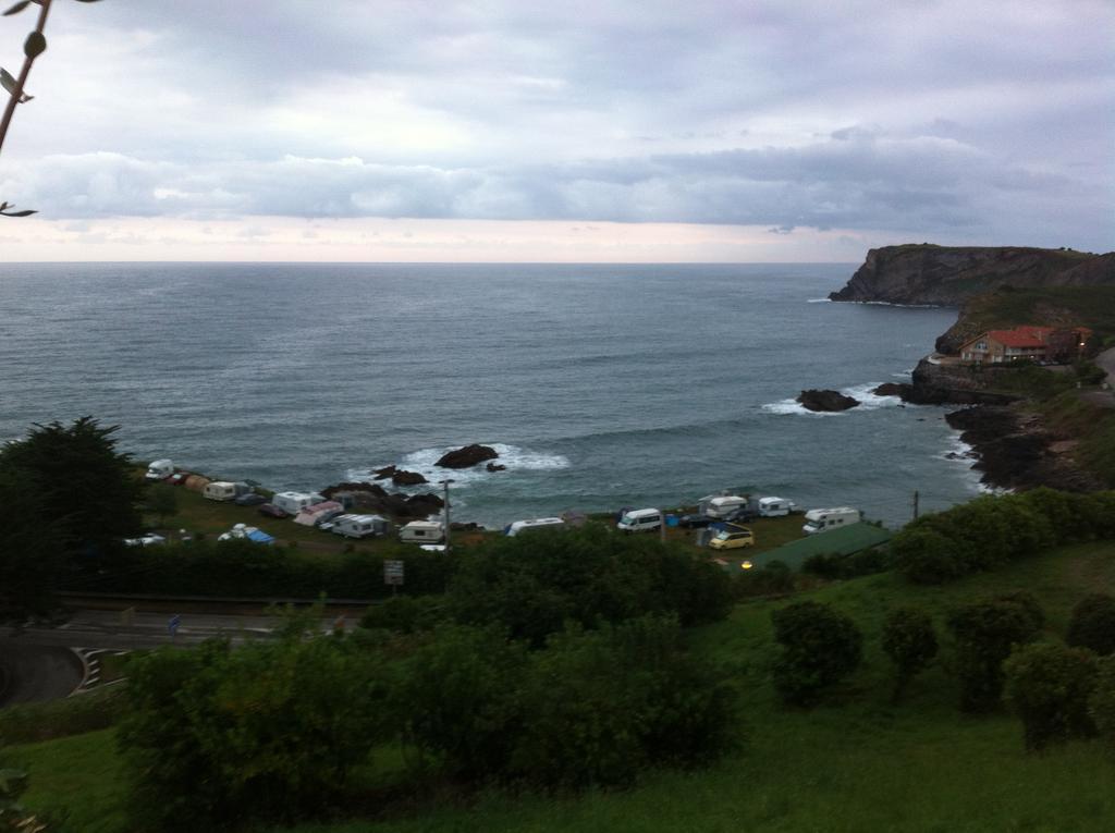Apartamentos Mar Comillas Luaran gambar