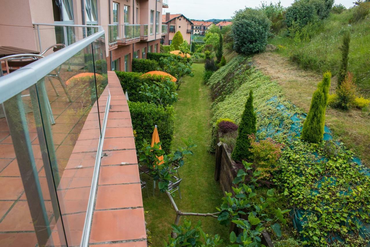 Apartamentos Mar Comillas Luaran gambar