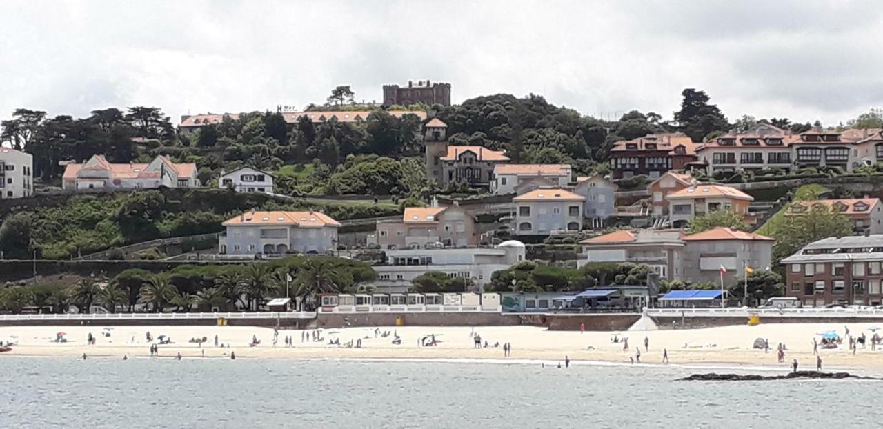 Apartamentos Mar Comillas Luaran gambar